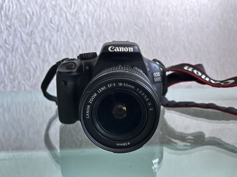 Фотоаппарат Canon 550d с портретником и китовым об-вом + кофр, бустер