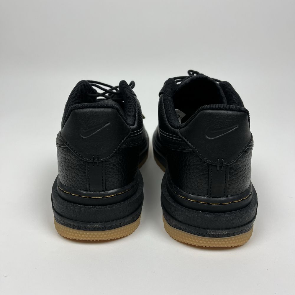 ОРИГІНАЛ зимові кросівки Nike AIR FORCE 1 LUXE DB4109-001 теплі демі