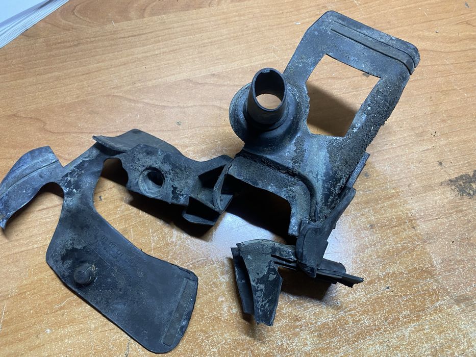 Mercedes Ml163. Уплотнитель резиновий капота, повітропроводу, моторний