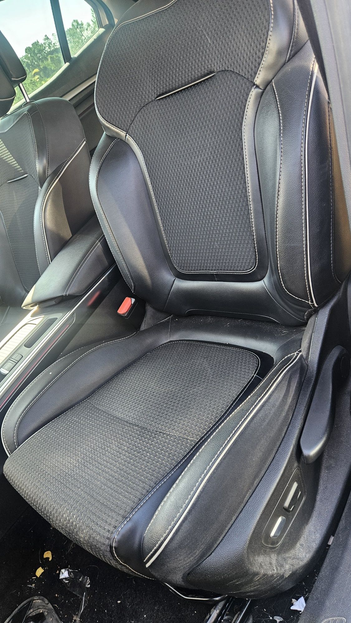 Renault megane  Bose  1.6 130 cv