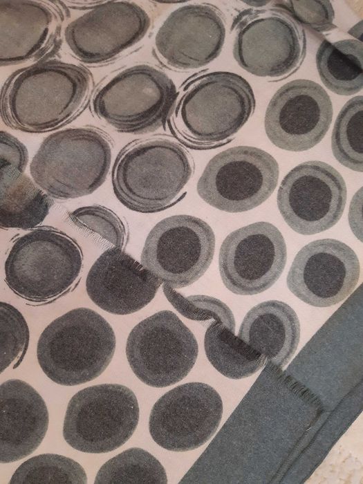 Piękny nowy duży kaszmirowy szal 180x70 cm