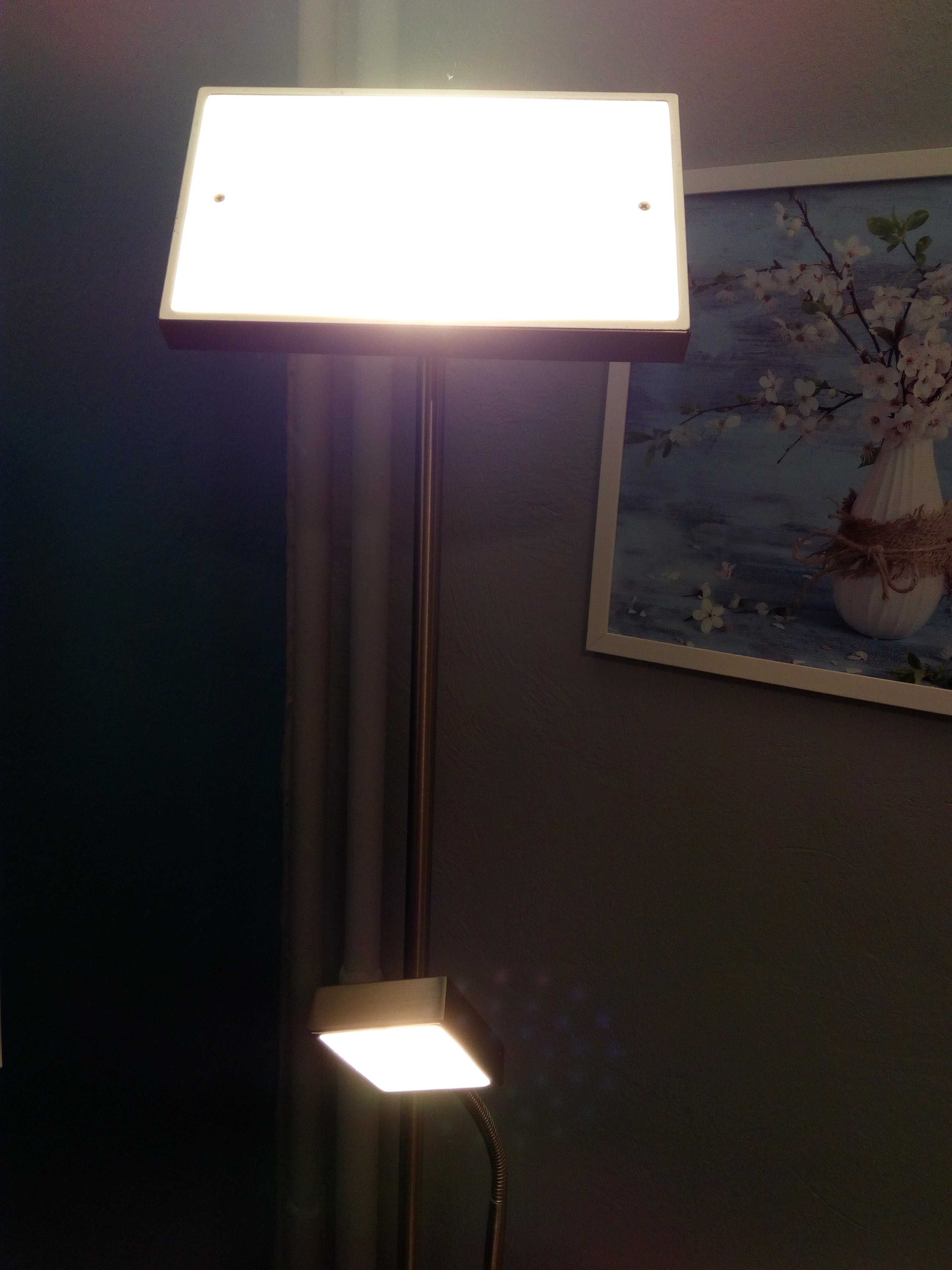 lampa stojąca LED