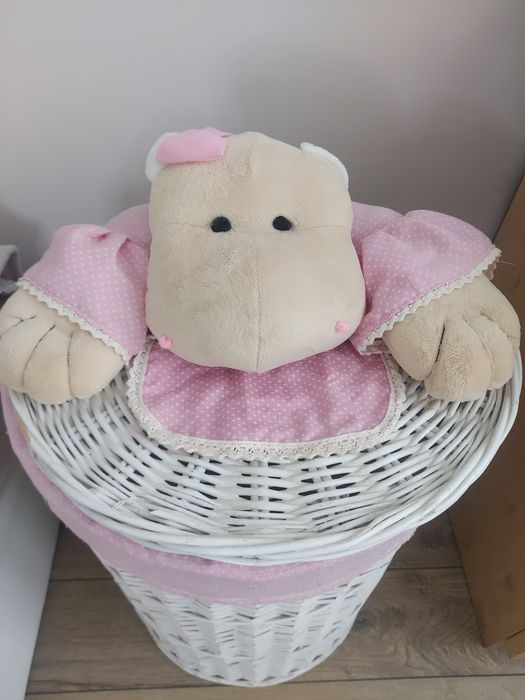 Kosz wiklinowy z misiem