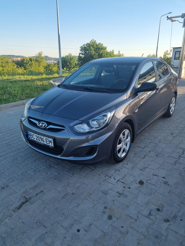 Hyundai Accent 2013