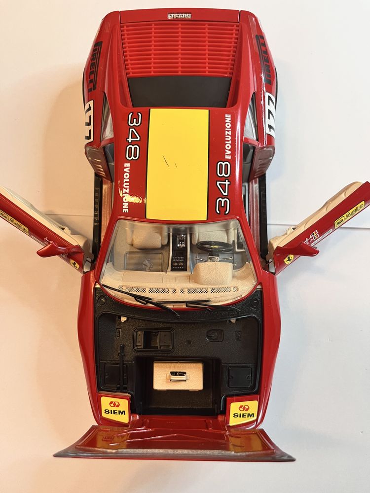 Bburago Diamonds - Ferrari 348TB Evoluzione vermelho (1991) 1/18