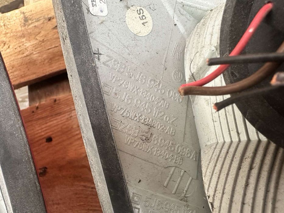 Шкода Фабія ліхтарі Skoda Fabia оригінал задні фонарі стопи