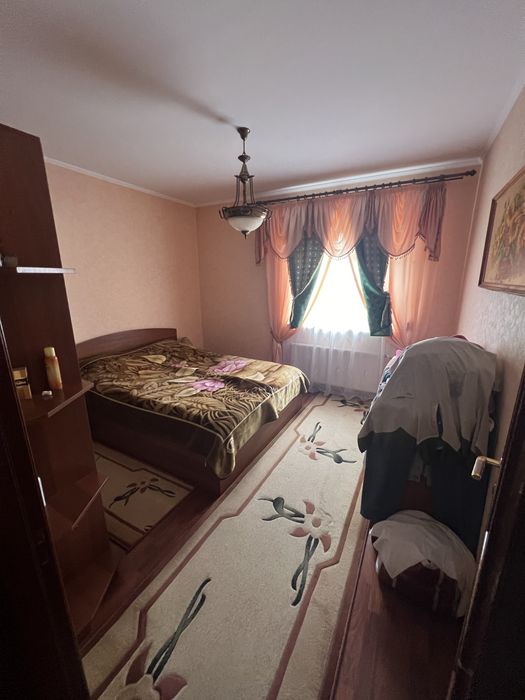 Дім котедж з гаражем 235 кв 5 кім 15 сотих Гнідин Гнедин
