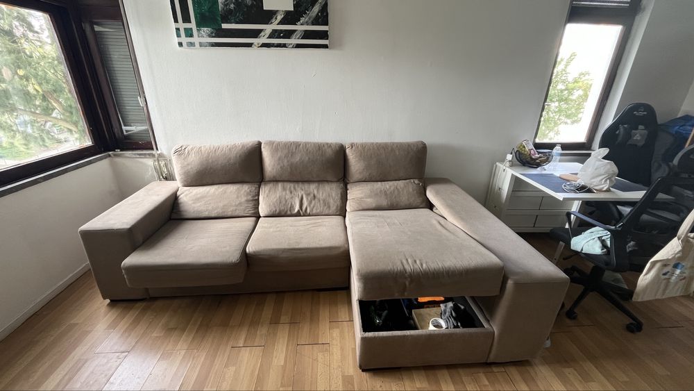 Sofá com chaise longue e assentos deslizantes – bom estado