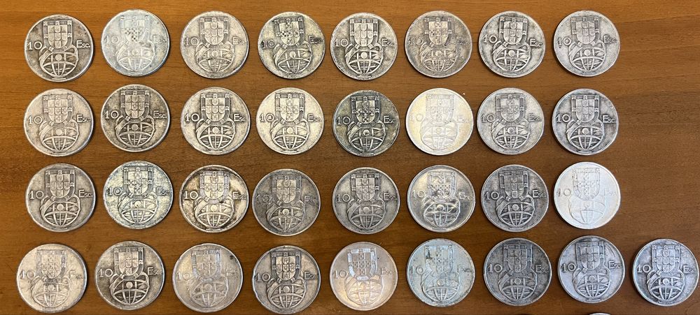 Lote de 192 moedas de prata - 942g fine