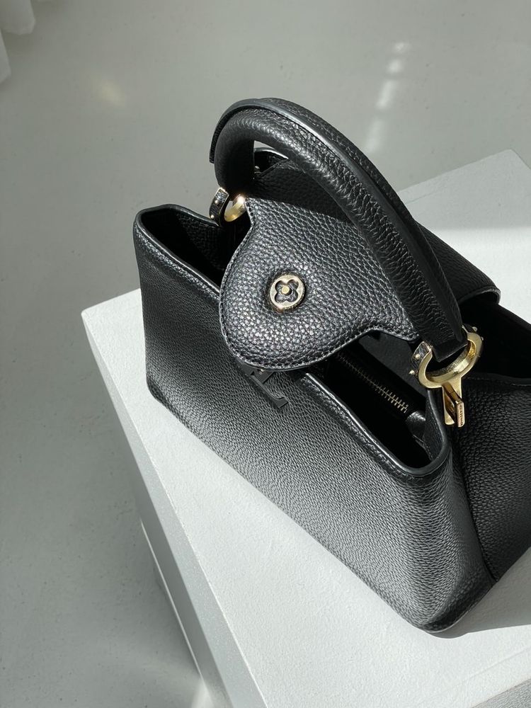 Torebka Louis Vuitton Capucines black