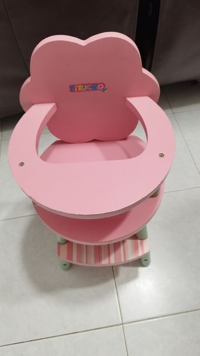 Cadeirinha de brincar em madeira