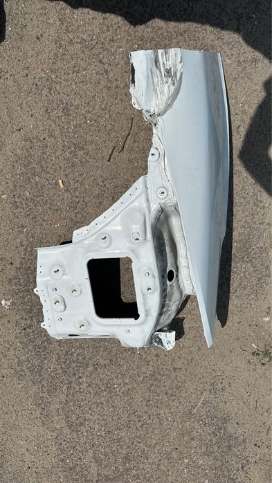 Крыло заднее левое porsche taycan