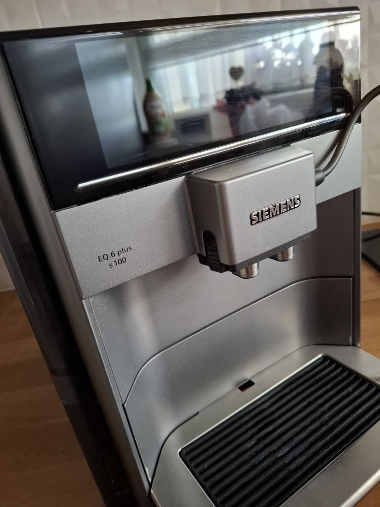 Expres do kawy siemens  model eQ 6 plus 100