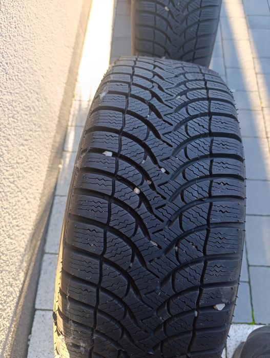 Koła zimowe 16 " 5x114.3  215/60/16 Roczne