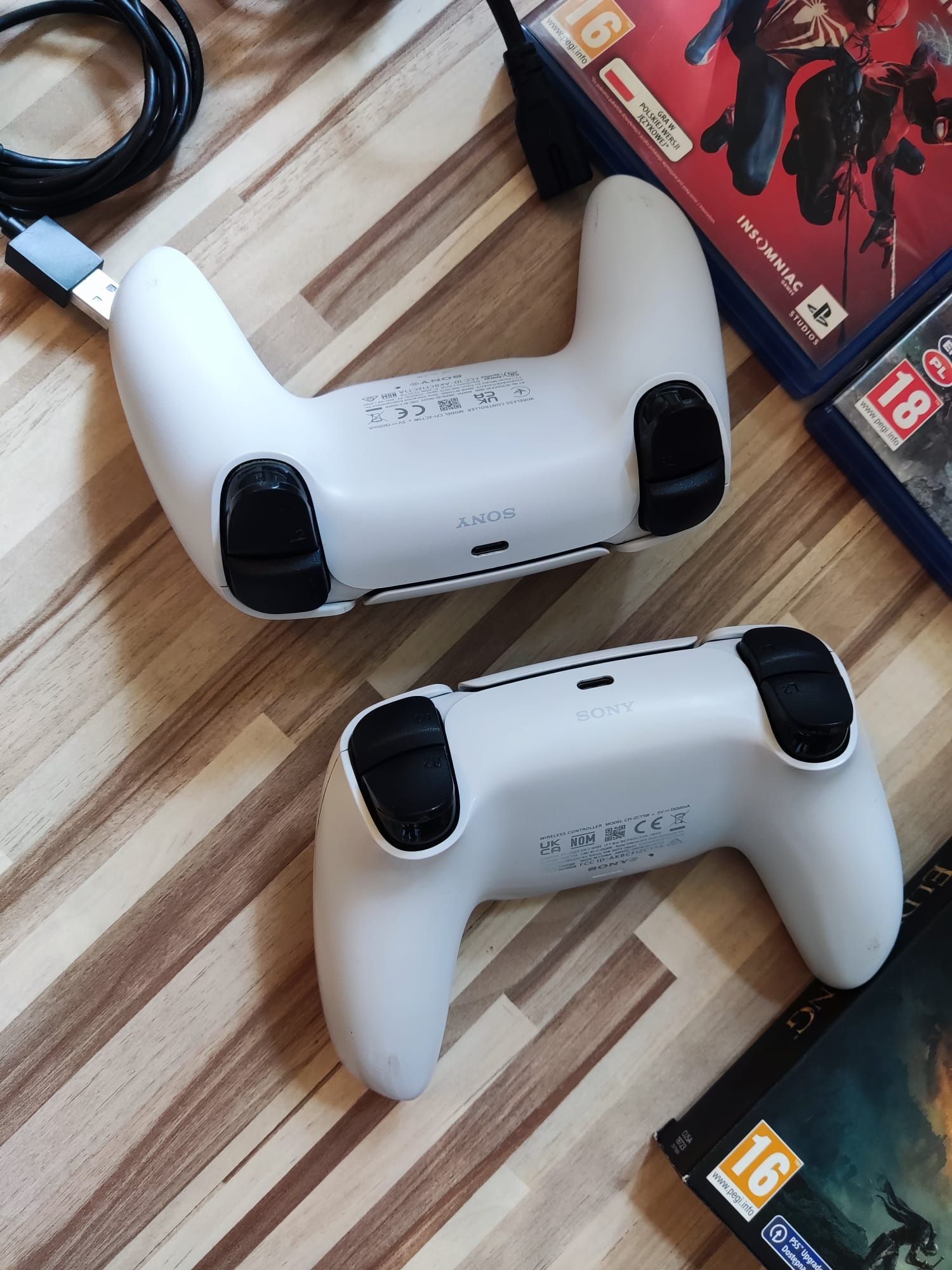 PlayStation 5 ps5 z napędem na płyty spiderman 2 call fc25 assassin