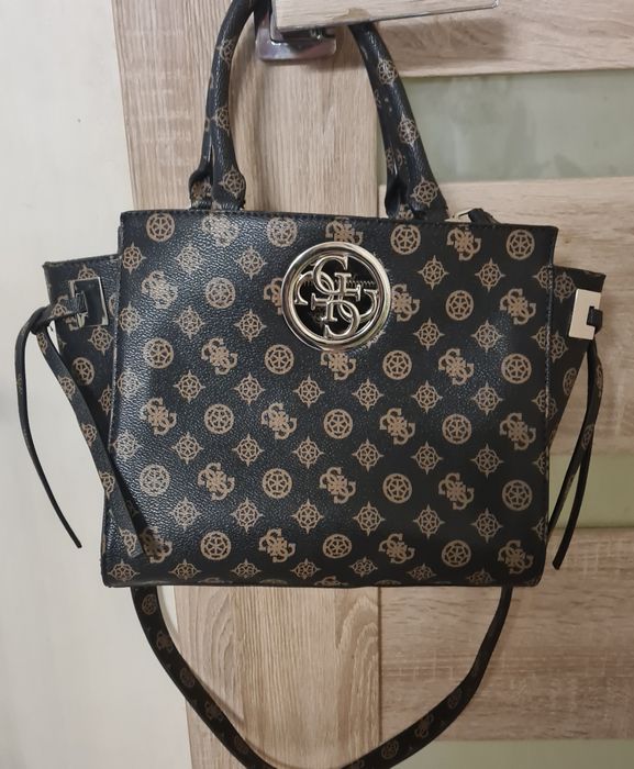 Piękna torba Guess monogram