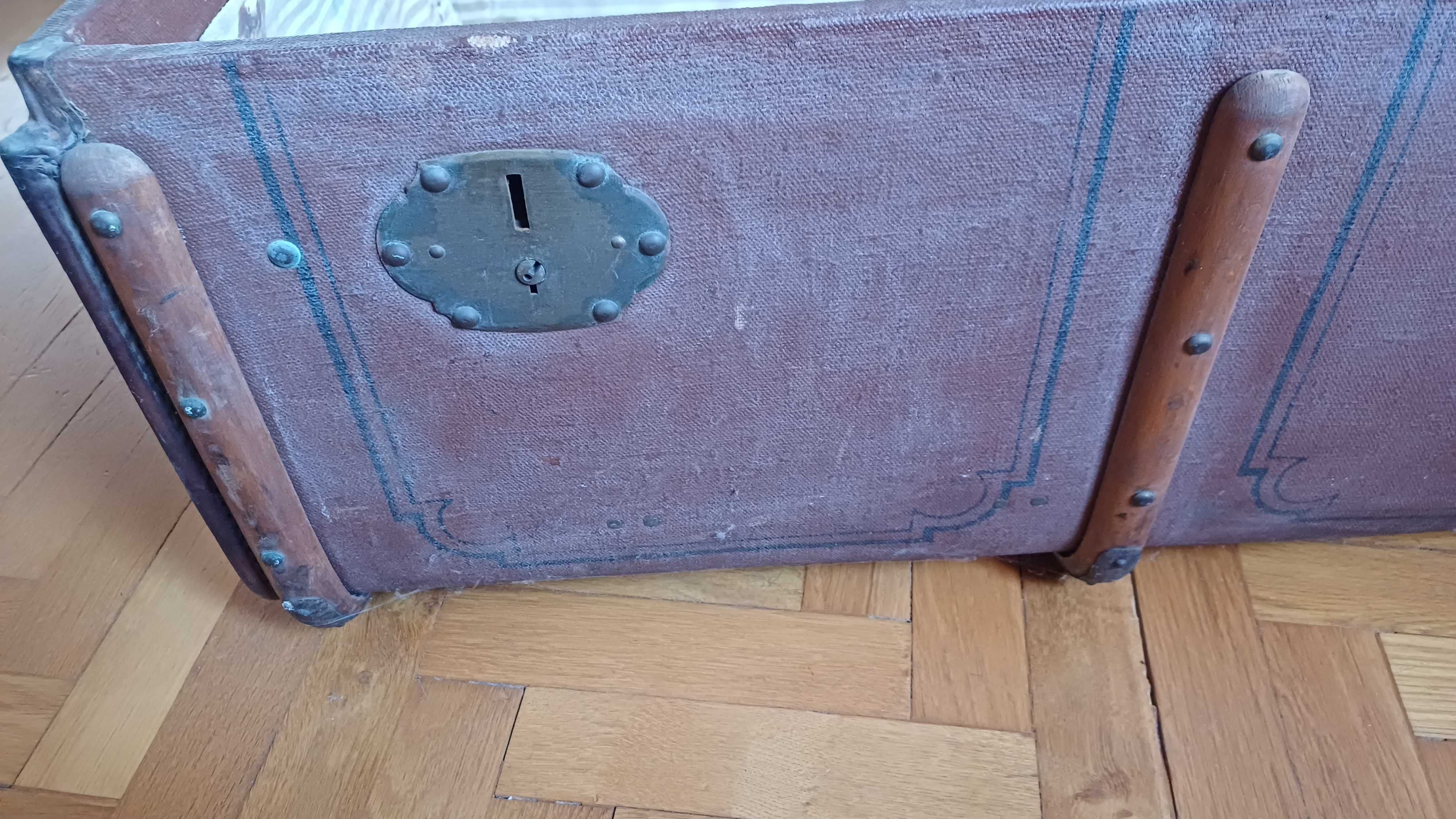 Stara waliza, kufer, skrzynia podróżna przedwojenna antyk oldtimer