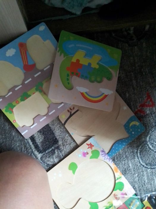 Дерев'яні пазли та пірамідки