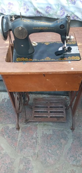 Швейна ножна машина