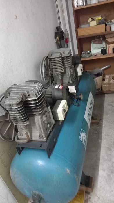 Passagem de negócio estofos totalmente equipado