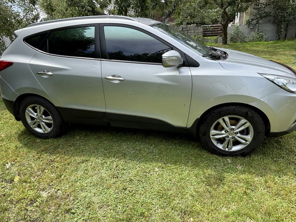 Hyundai ix35 2.0 2011 рік