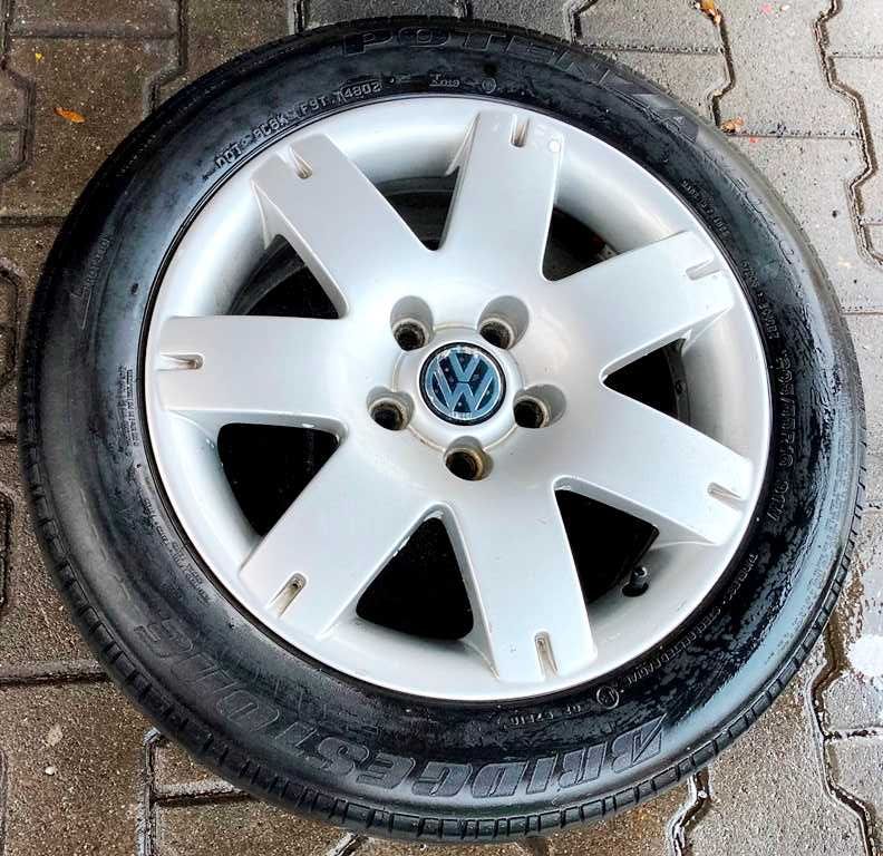 / VW / Oryginał / 4 Koła / Felgi Aluminiowe / Opony Lato / 16'' /