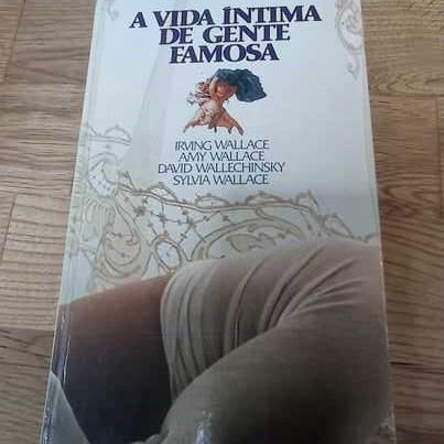 vendo livro a vida intima de gente famosa