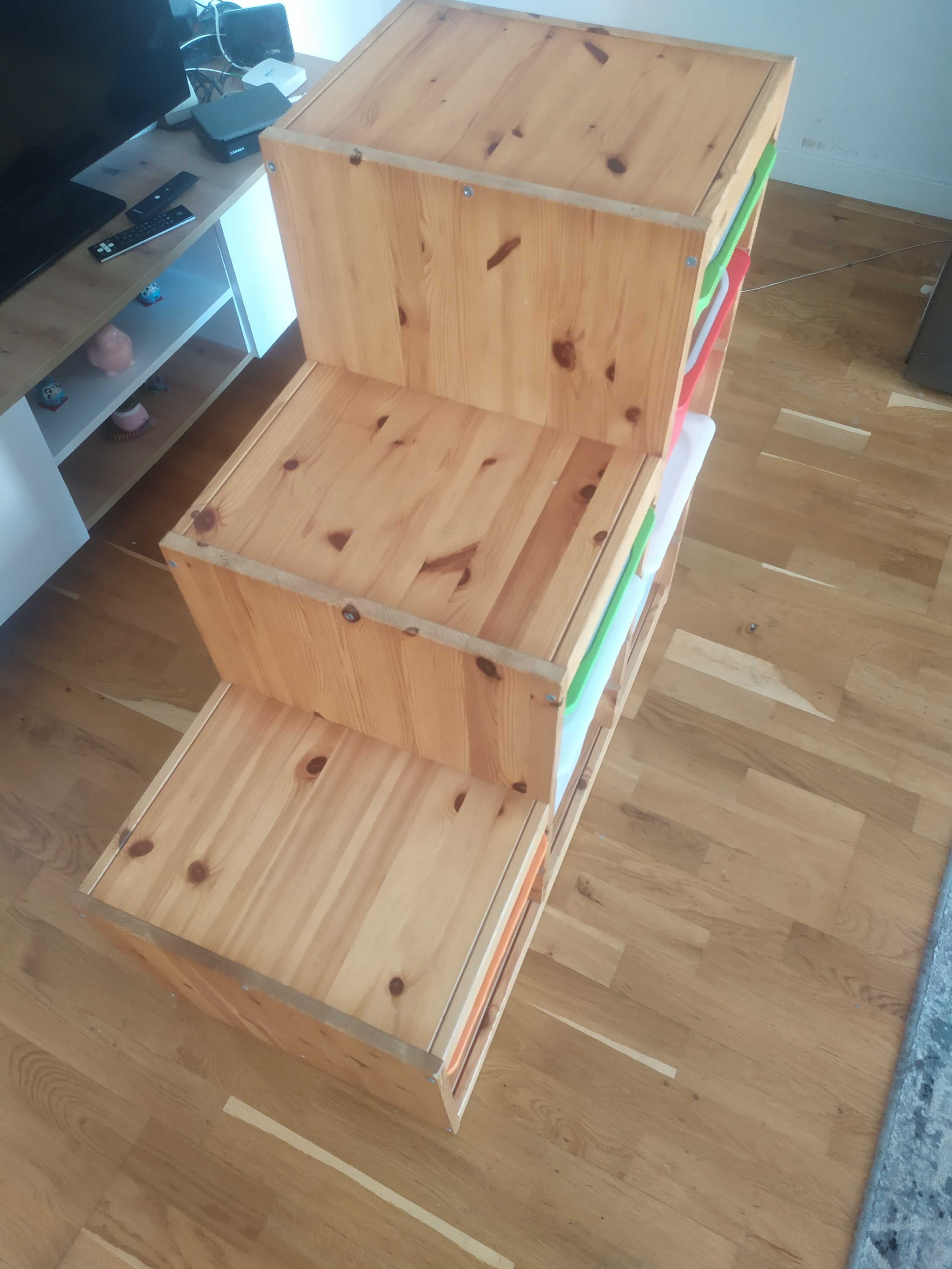 Regał IKEA TROFAST + pojemniki z pokrywkami
