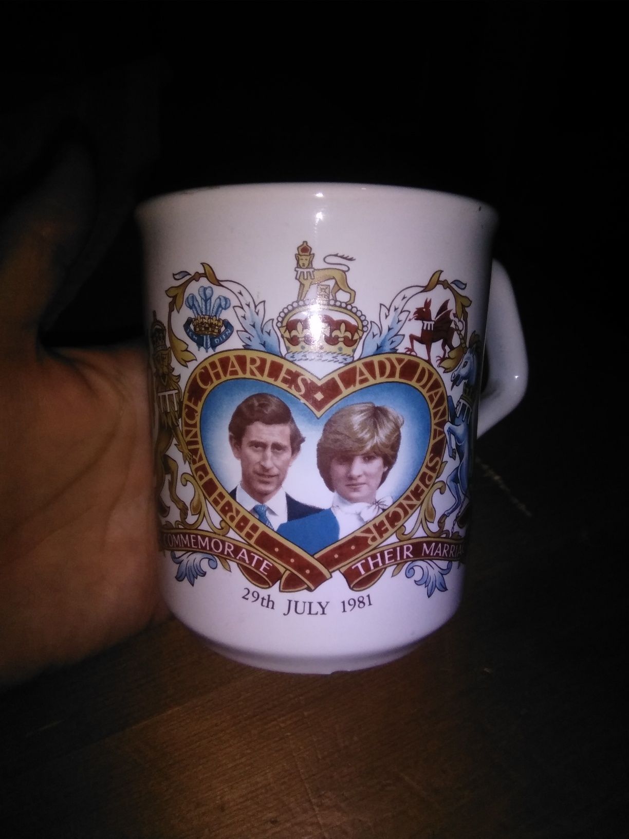 Caneca conmemorativa casamento lady Diana 1981