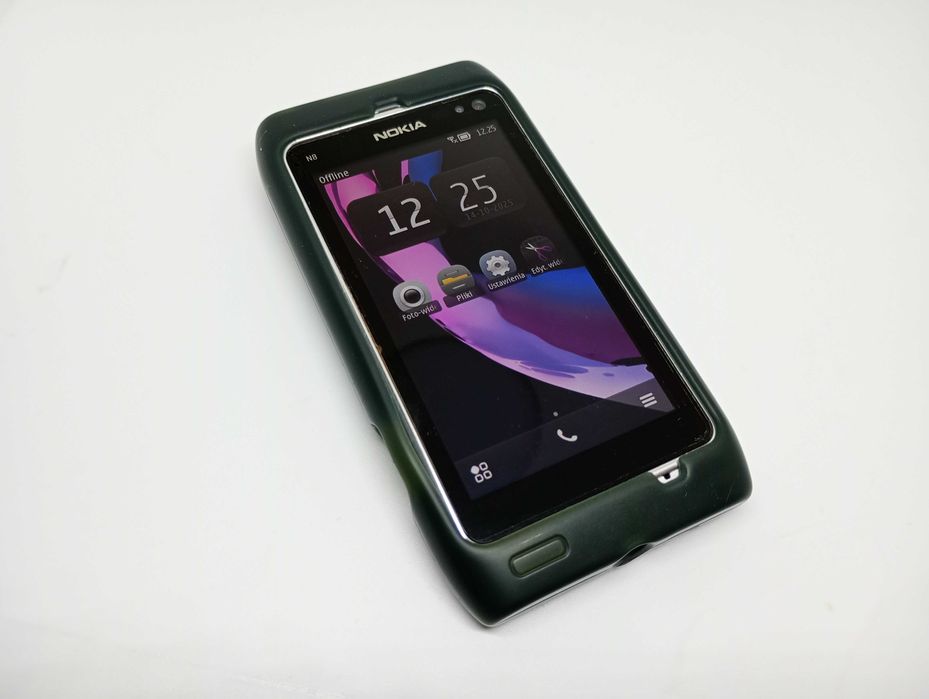 Srebrna Nokia N8 z oryginalnym ETUI (Transmiter FM, Optyka Carl Zeiss)
