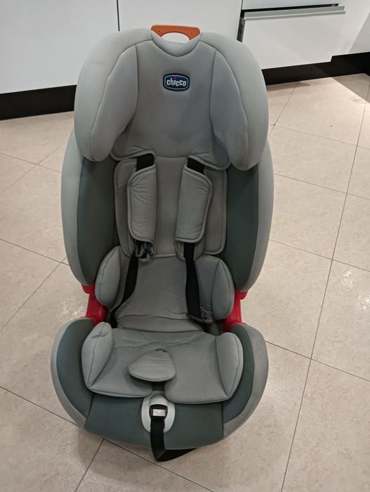 Cadeira auto Chicco com isofix