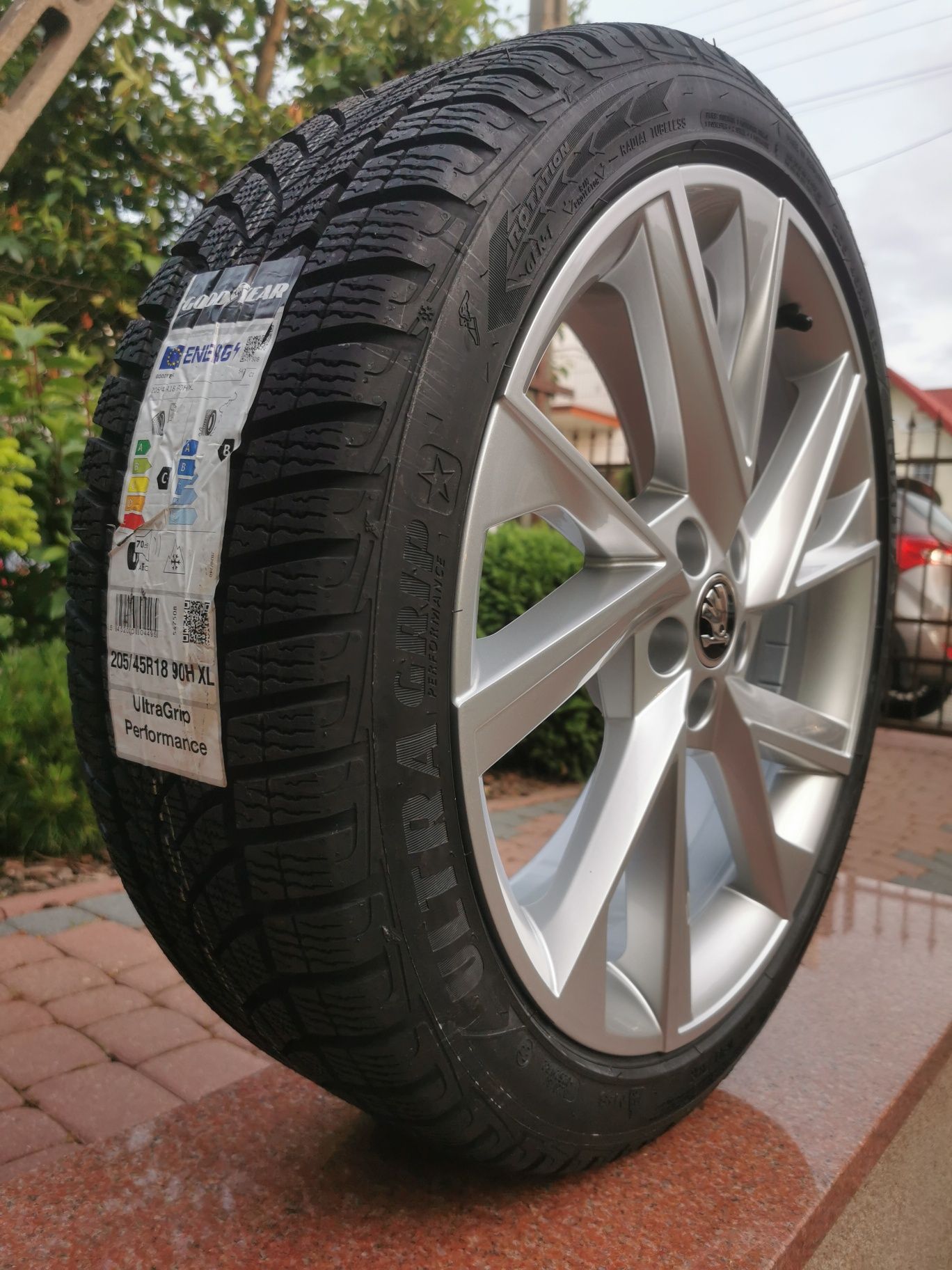 Fabrycznie NOWE Koła 205/45R18 Skoda Kamiq Scala Fabia a VW Goodyear 5