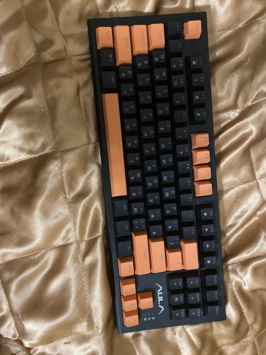 Продам Aula f30032