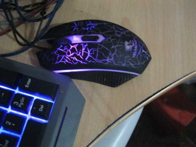 Игровая клавиатура с игровой мышью,Yelandar,отл.состояние,подсветка