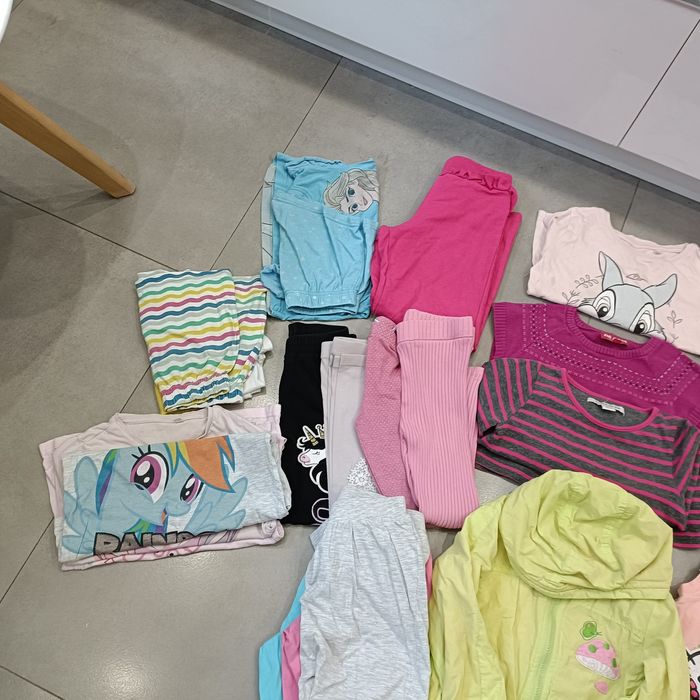 Sprzedam pakę ubrań dla dziewczynki