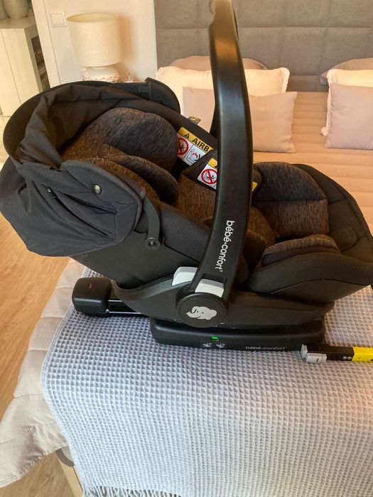 Cadeira bebé conforto auto.