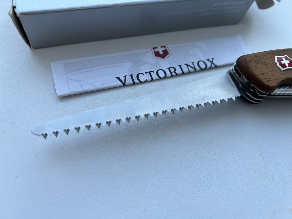 Продам ніж victorinox ranger wood 55