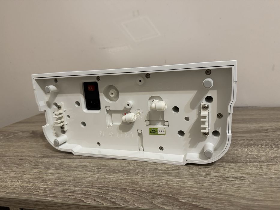 Корея. Майже новий іонізатор води Genesis 1