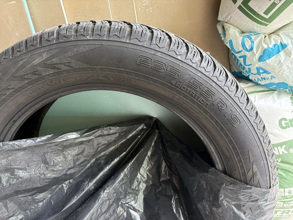Opony zimowe Nokian 235/55 R19