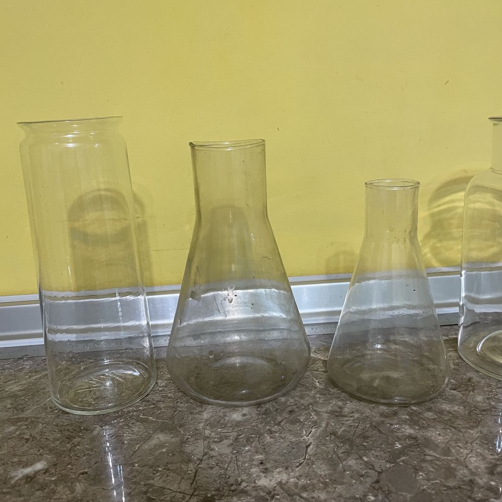 Мензурка колба мірна ваза вазочка бутиль корчага скляна