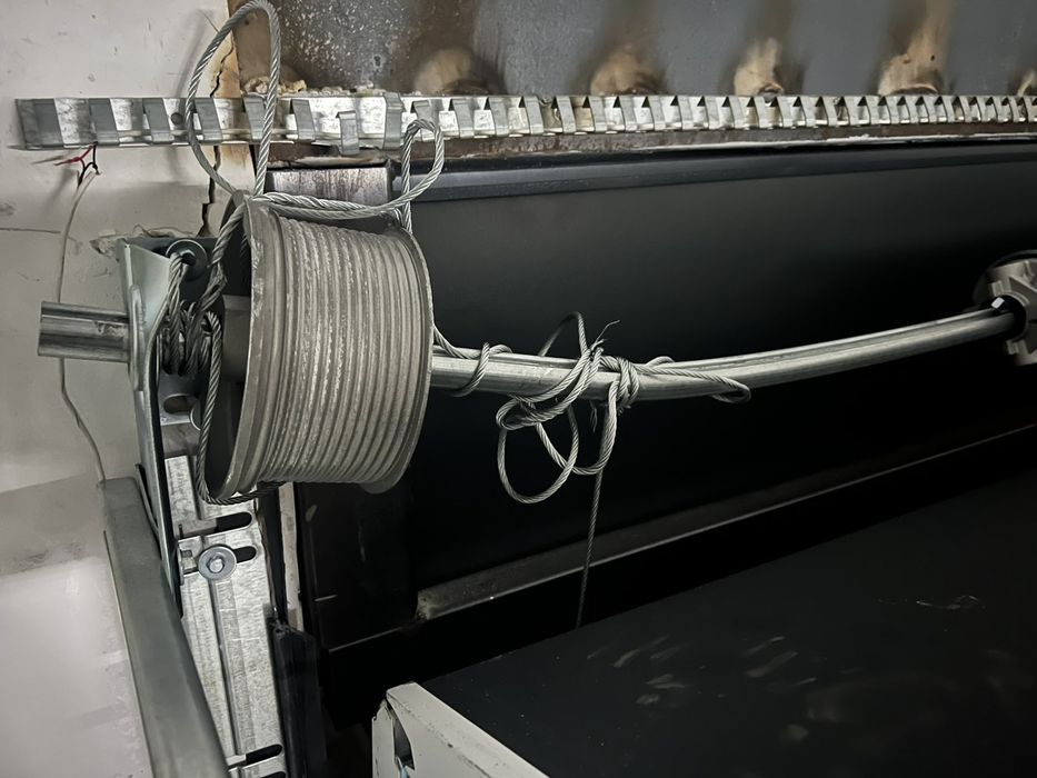 Ремонт Секційних воріт