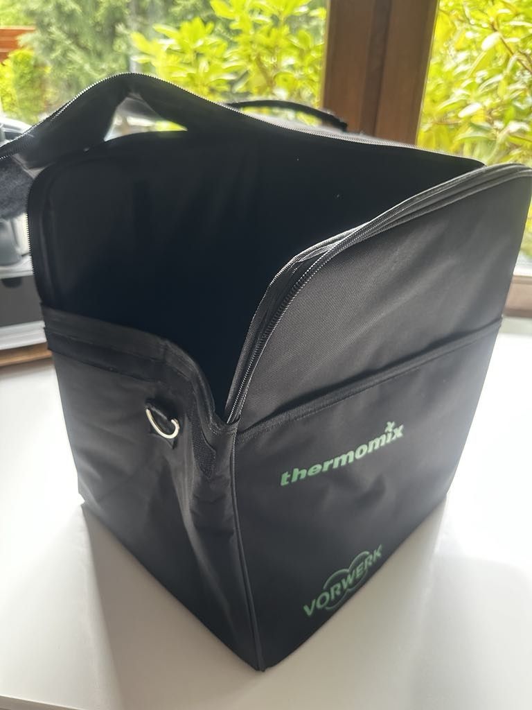 Thermomix TM6 z akcesoriami