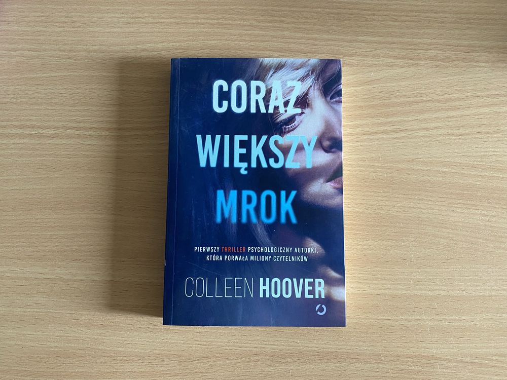 C. Hoover - Coraz większy mrok