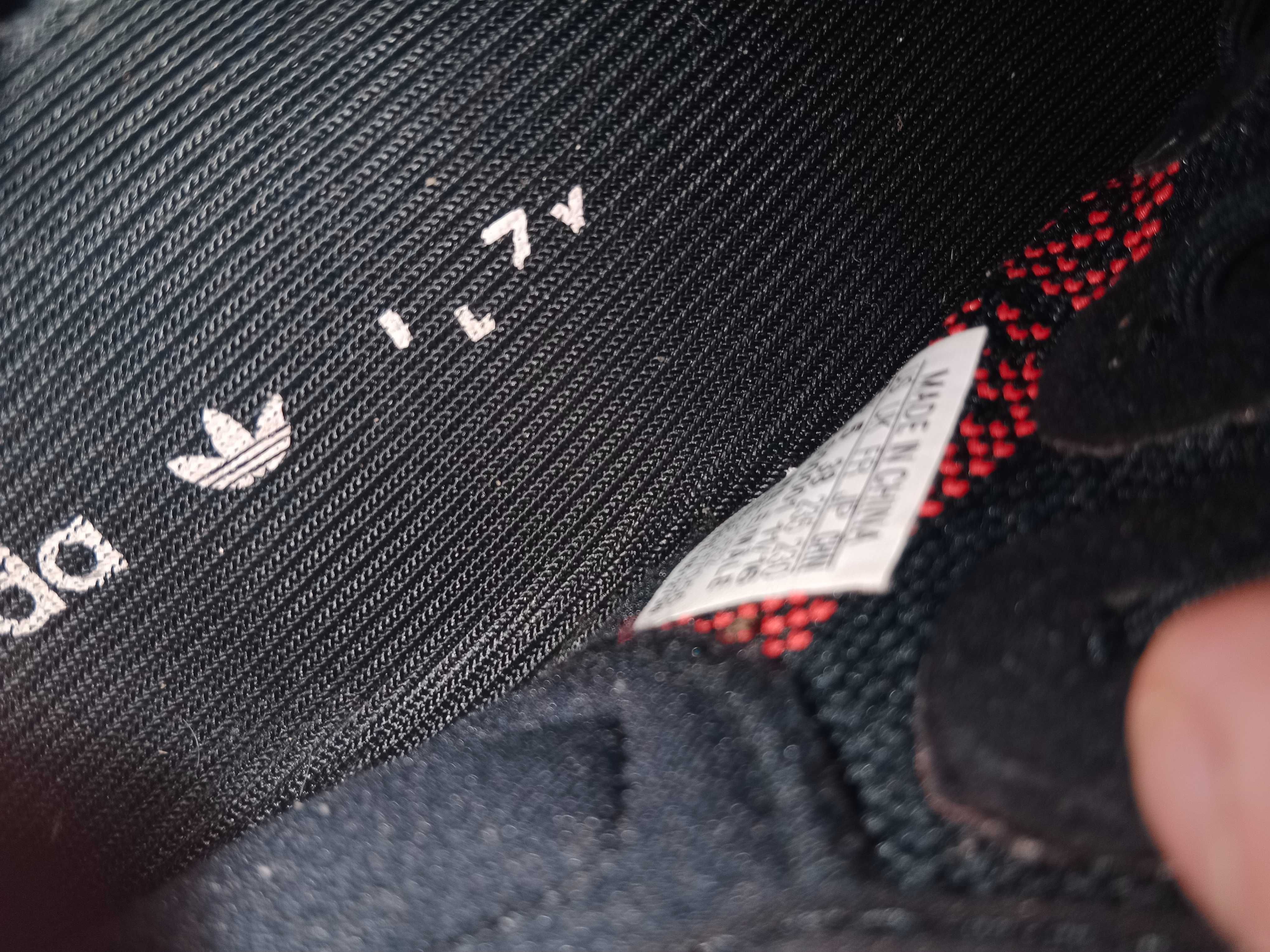 Yeezy 350 V2 Bred