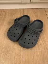 Granatowe Crocs C13