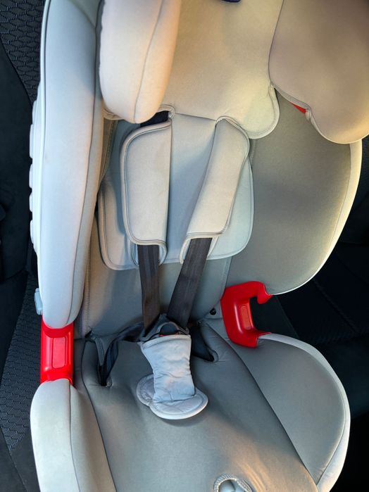 Chicco Cadeira auto Gr 1,2,3 (9-36 Kg) isofix