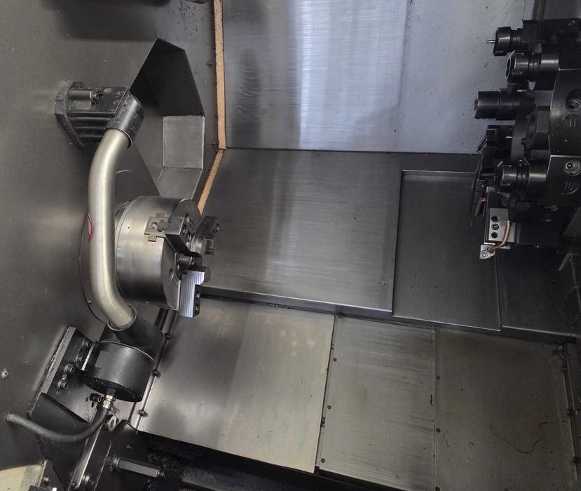 Tokarka AFM VENUS 350 z automatycznym podajnikiem prętów.