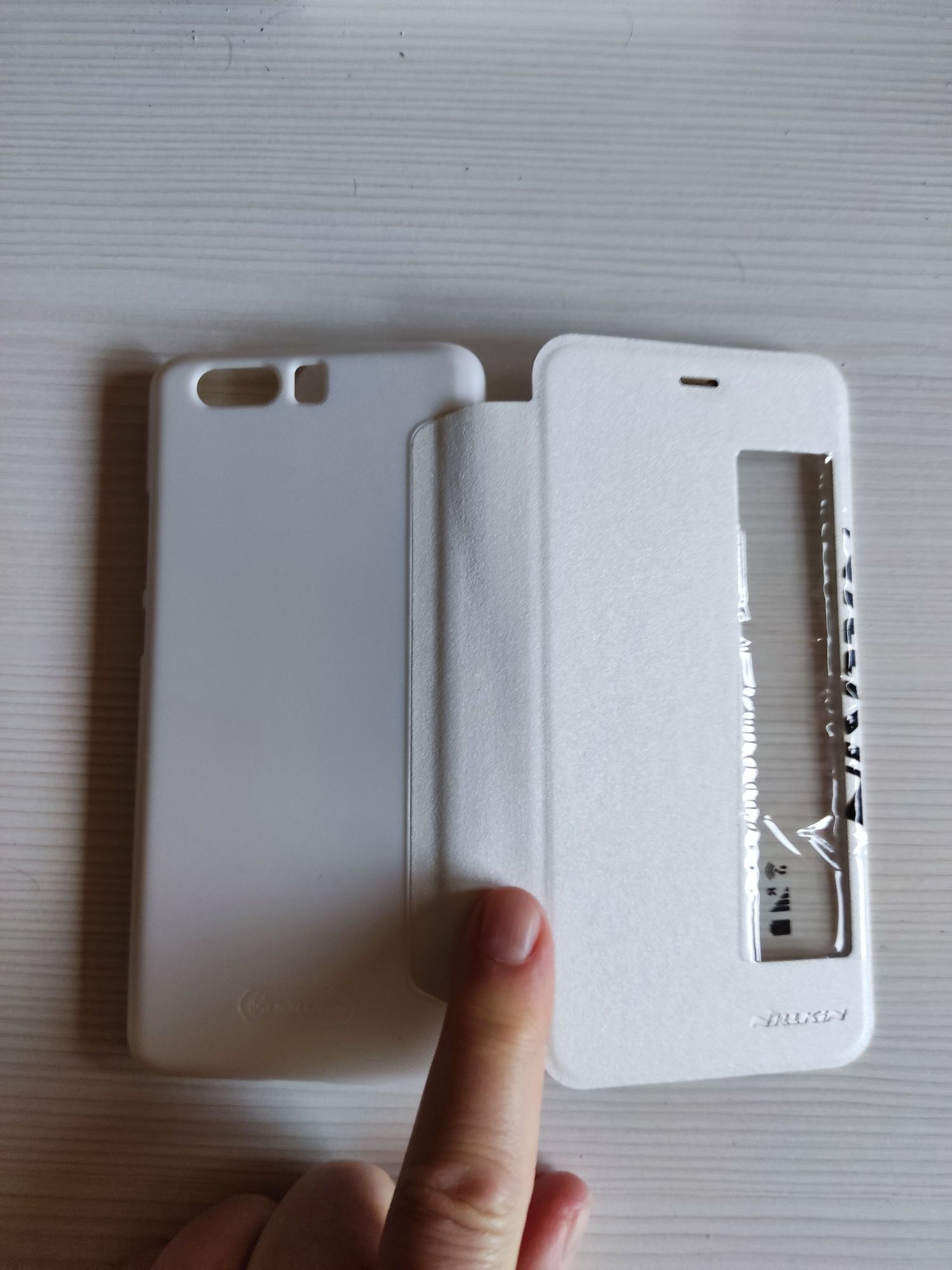 Etui skórzane białe plus szyba 9H do Huawei P10 plus