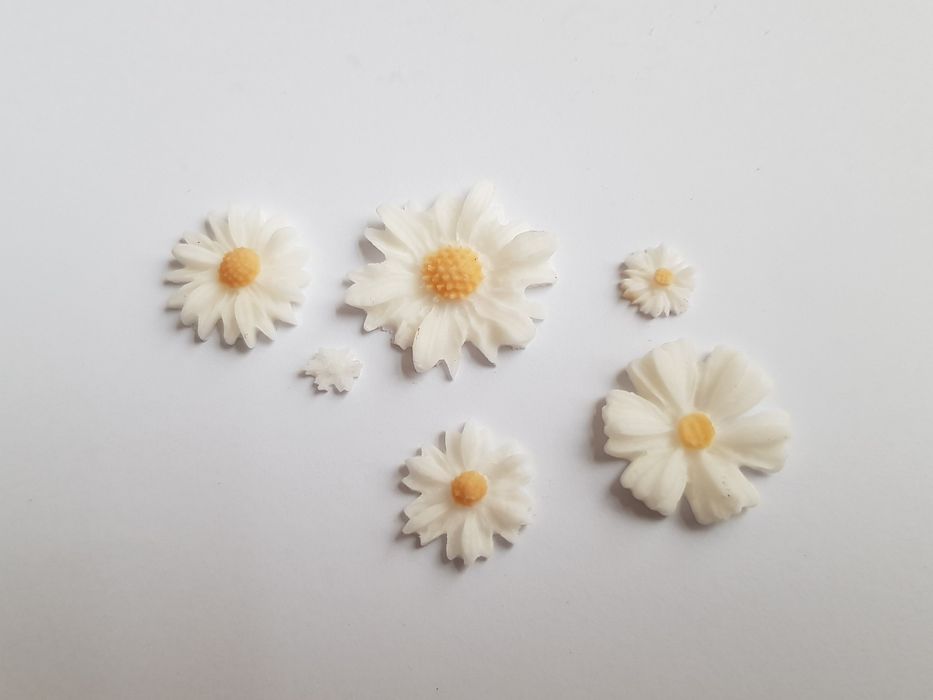 kwiaty na tort ozdoby figurki z masy cukrowej figurka