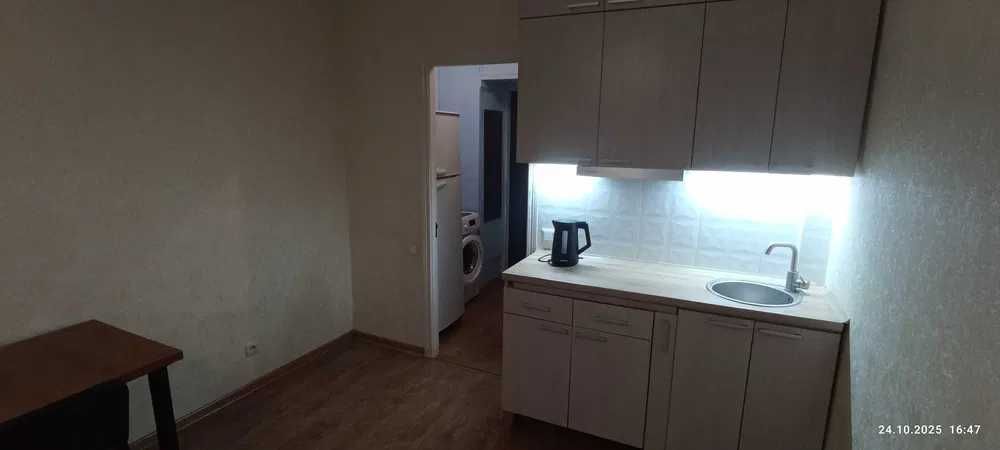 Сдам студию 1к низ пр.Поля.